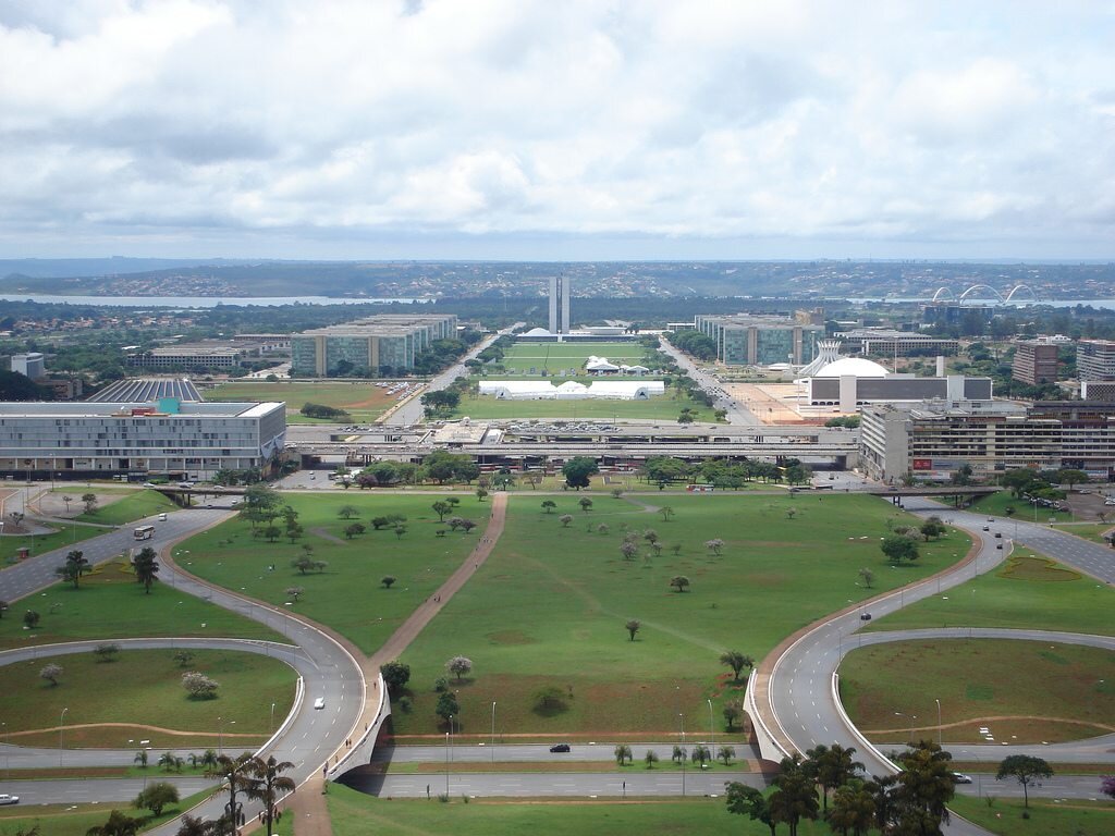 fig-1-monumental_axis
