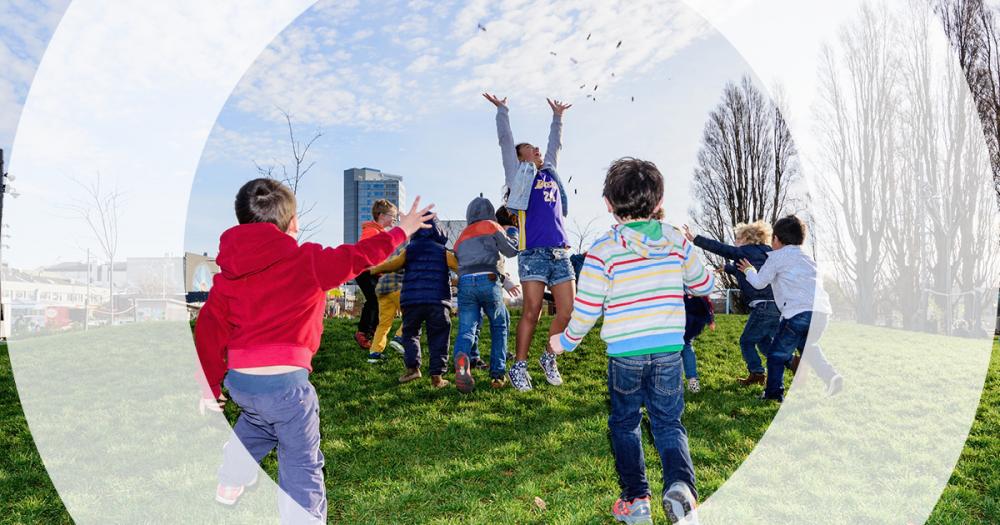 兒童，透過遊戲，讓一個城市復甦重生                Children Help Revive City through Play