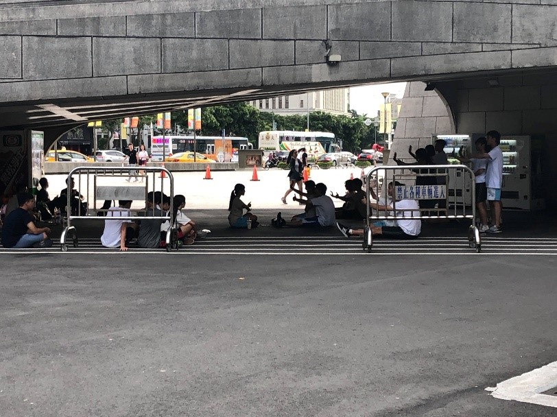 那個臭臭的走廊：討人喜歡的半戶外空間和空間記憶