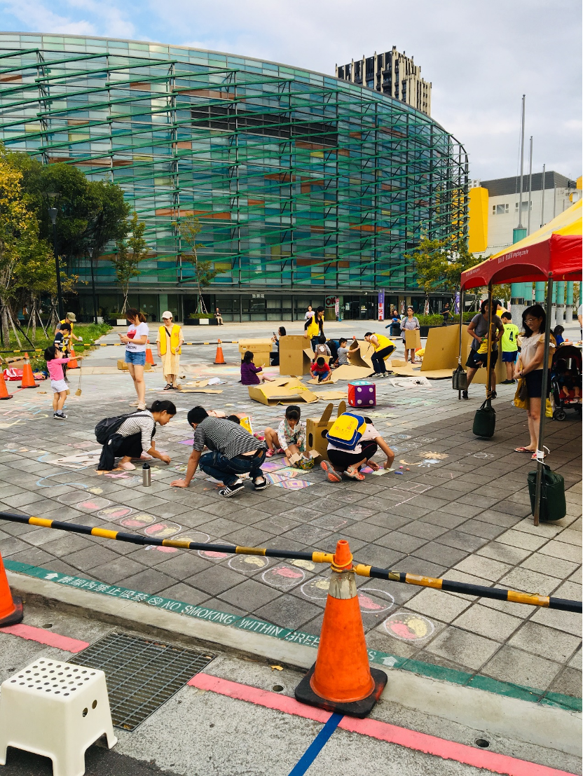 看不見的童年？兒童街道遊戲的理想與現況