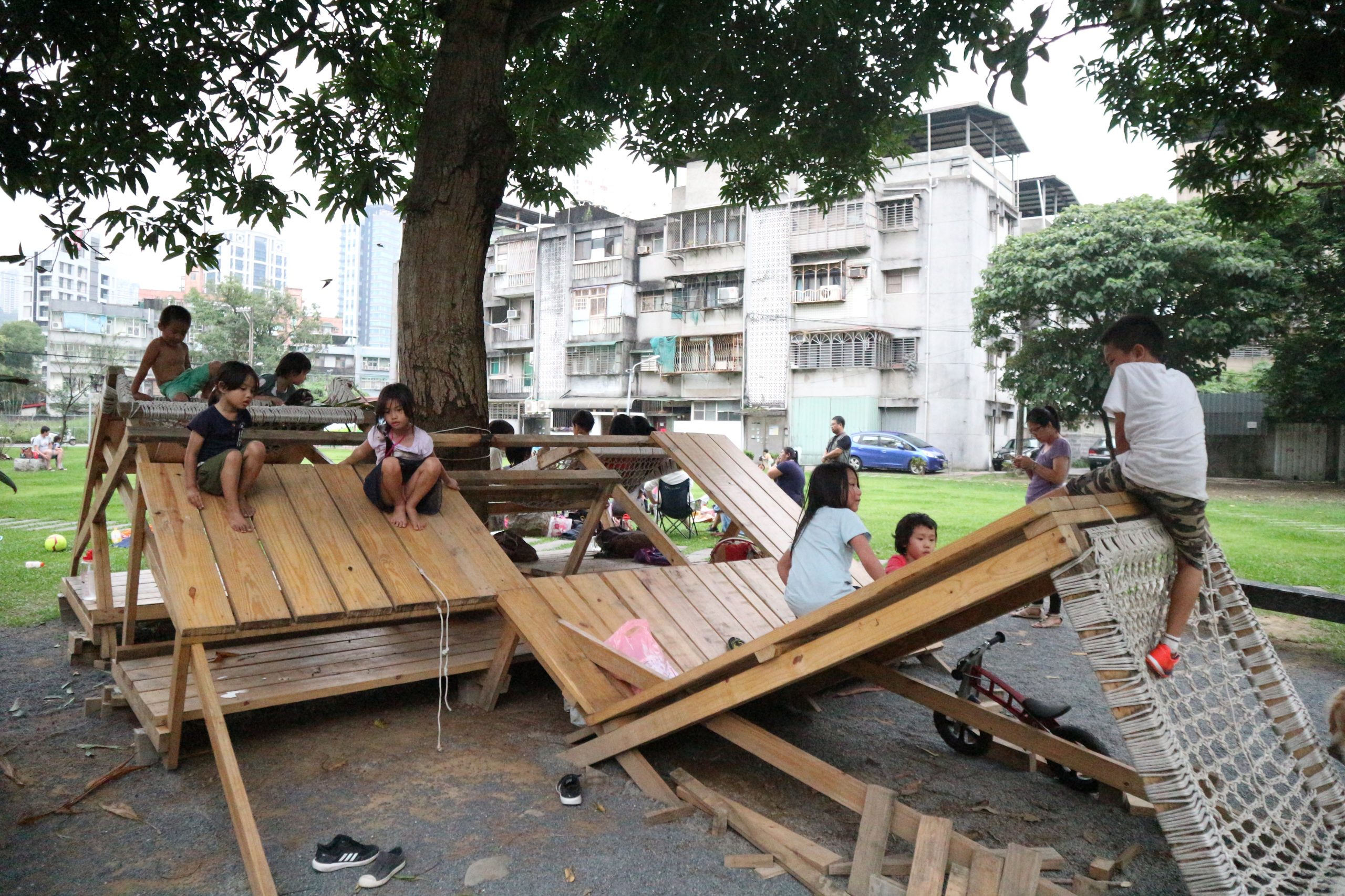 共創都市的街角後院：這群親子在新店博愛街活化綠地，也串起社區關係