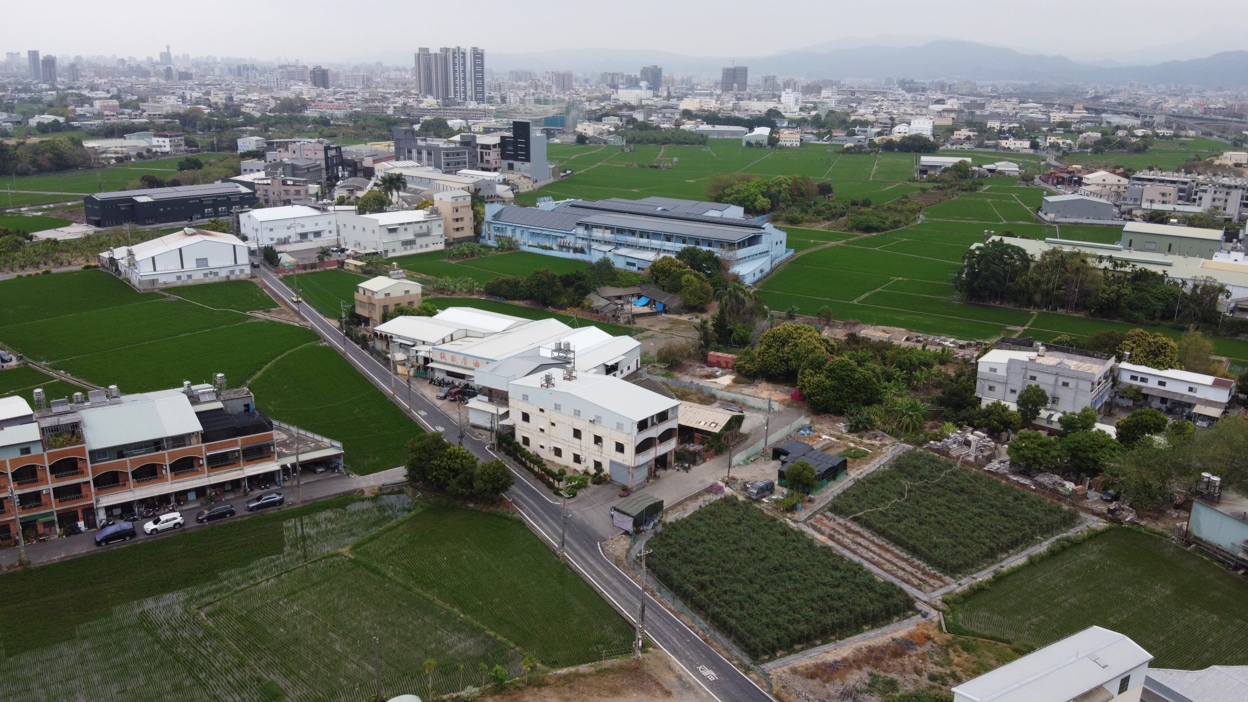 違章工廠收攏,玩真的玩假的?農地違章工廠重災區六縣市的未登記工廠管理期中評量